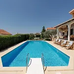 Clara In With Pool *
