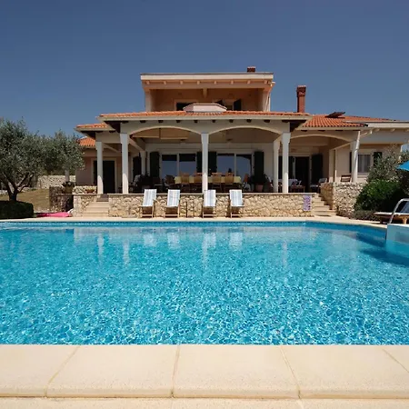 Vila Beautiful Clara With A Swimming Pool In Ko Ino Near The Sea *