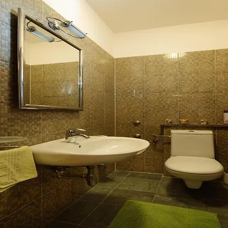 Clara In With Pool Kožino