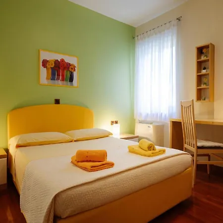 Clara In With Pool *