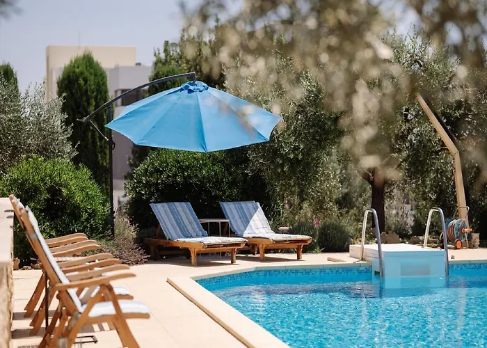 Clara In With Pool Вилла *